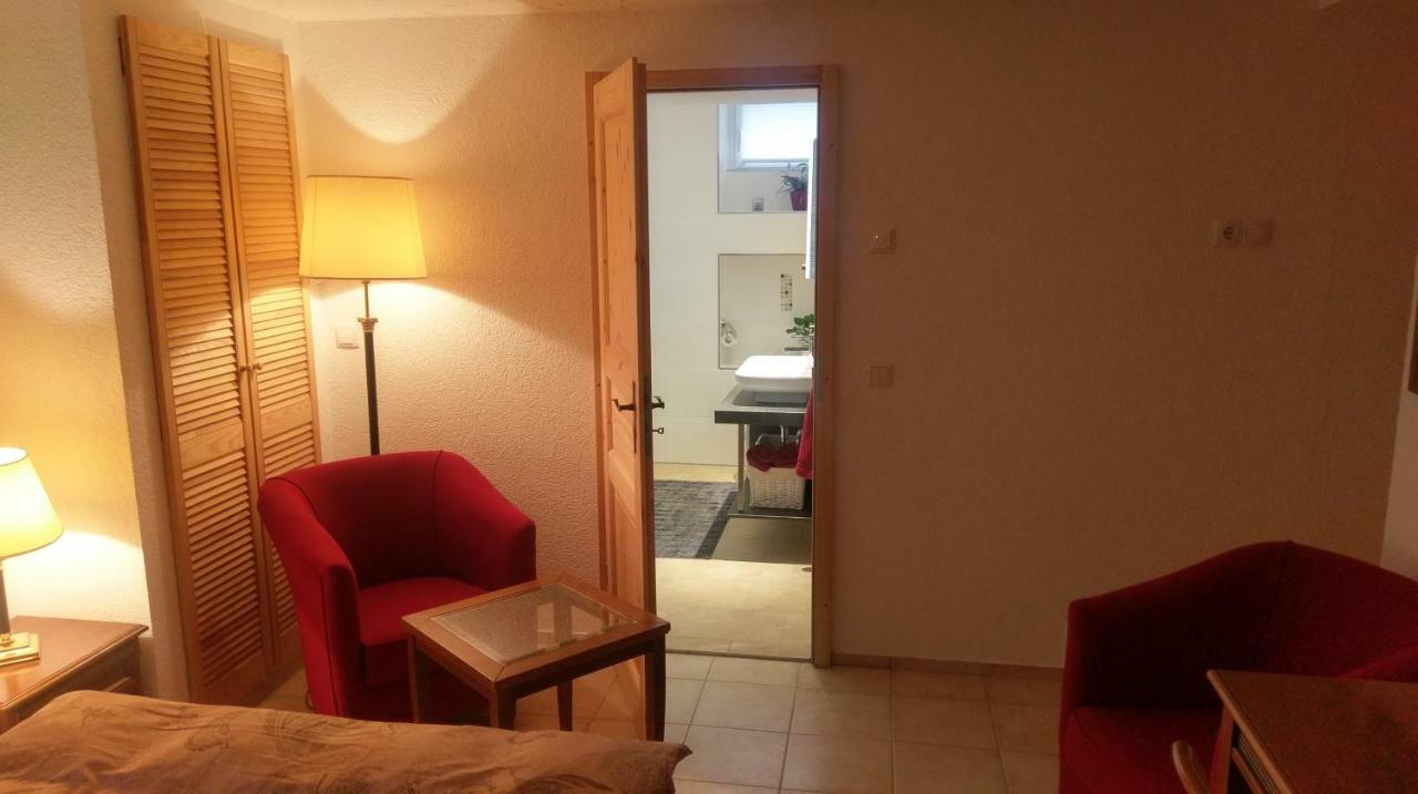Ferienzimmer Familie Schmidt * Grossdeuben